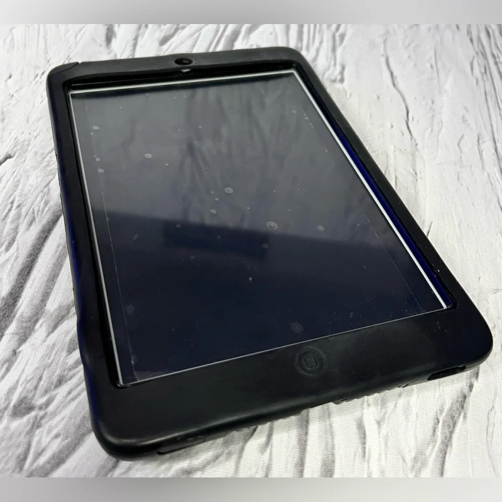 Apple iPad mini 2 32GB, Wi-Fi, 7.9in - Silver (CA) A1489 Used NEED REPAIR